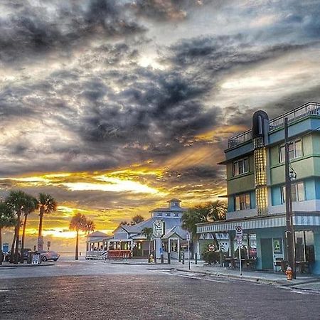 Palm Pavilion Inn Clearwater Beach Exterior photo