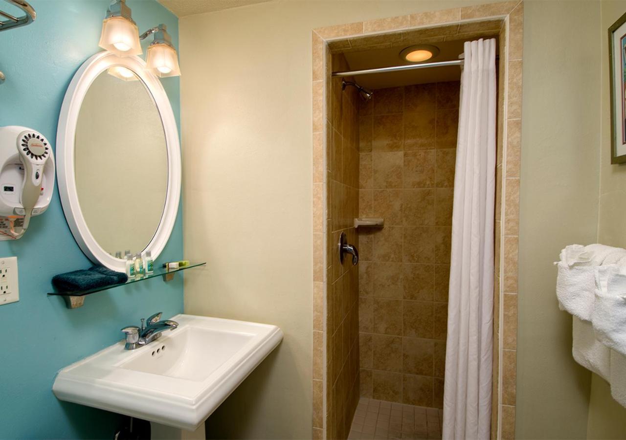 Palm Pavilion Inn Clearwater Beach Exterior photo